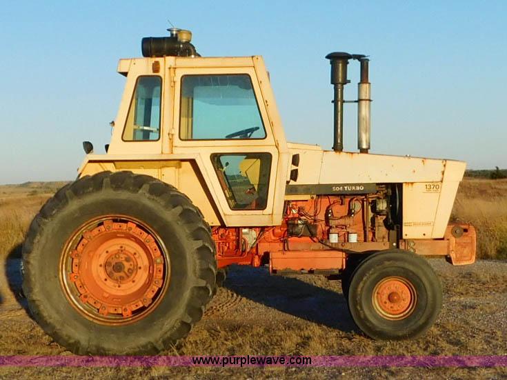 image for item J6845 1973 Case 1370 tractor