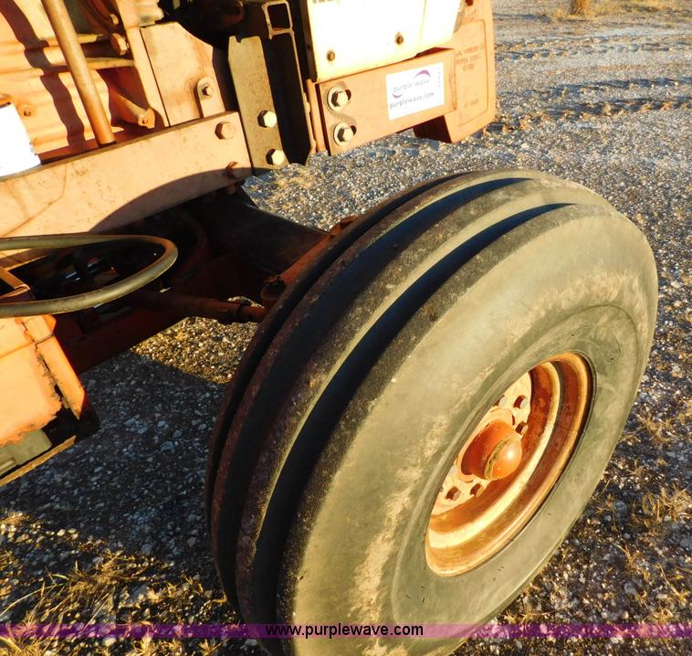 image for item J6845 1973 Case 1370 tractor