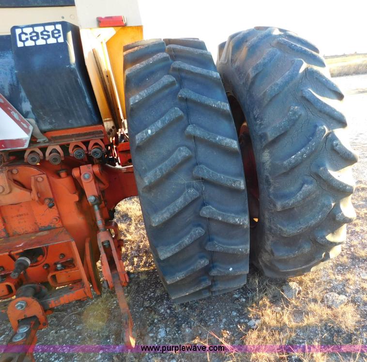 image for item J6845 1973 Case 1370 tractor