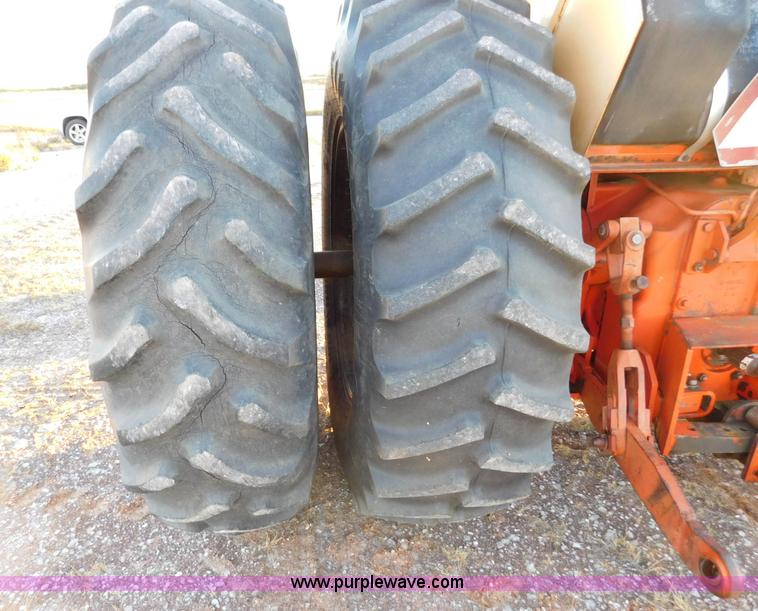 image for item J6845 1973 Case 1370 tractor