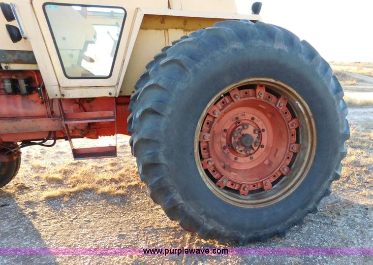 image for item J6845 1973 Case 1370 tractor