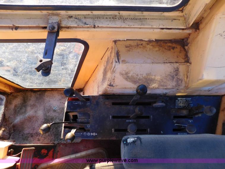 image for item J6845 1973 Case 1370 tractor