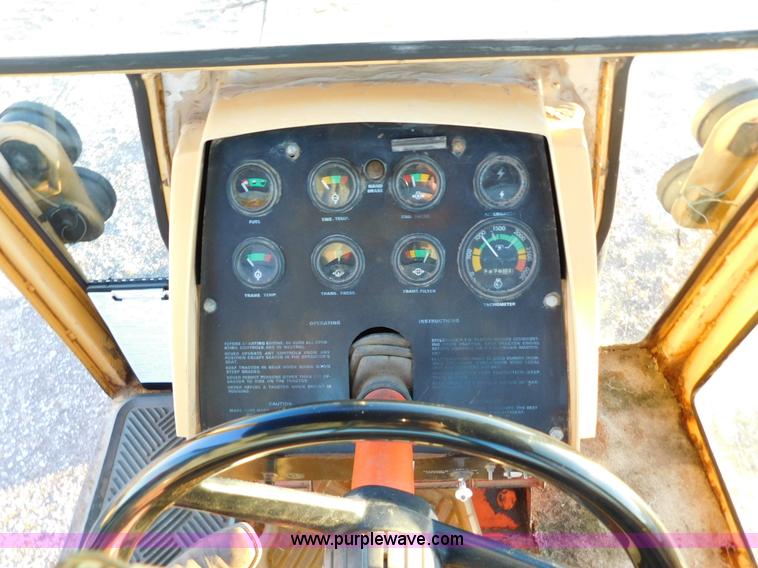 image for item J6845 1973 Case 1370 tractor