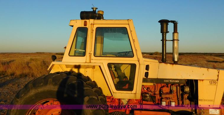 image for item J6845 1973 Case 1370 tractor