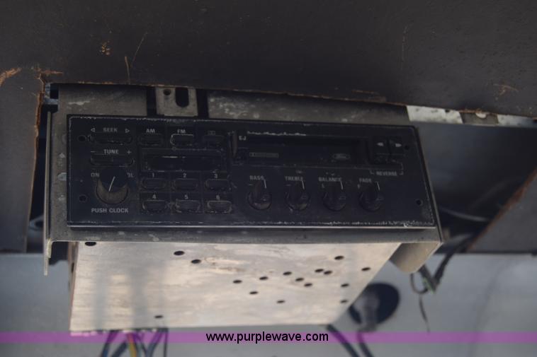 image for item J7088 1992 Ford LA9000 AeroMax 106 truck cab and chassis