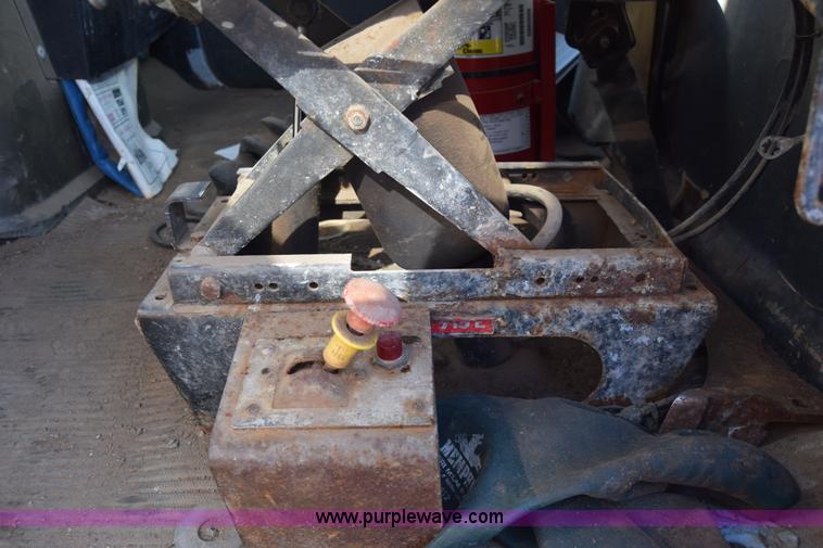 image for item J7088 1992 Ford LA9000 AeroMax 106 truck cab and chassis