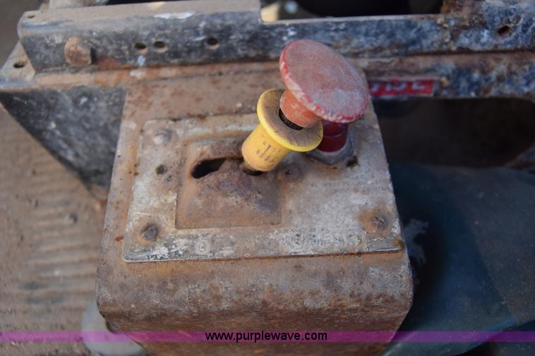 image for item J7088 1992 Ford LA9000 AeroMax 106 truck cab and chassis