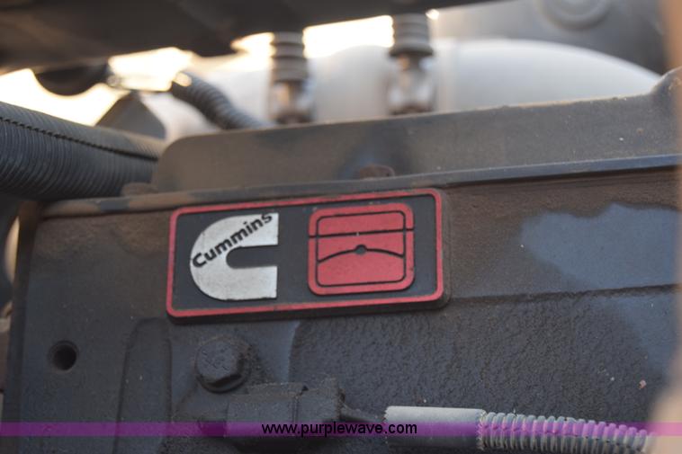 image for item J7088 1992 Ford LA9000 AeroMax 106 truck cab and chassis