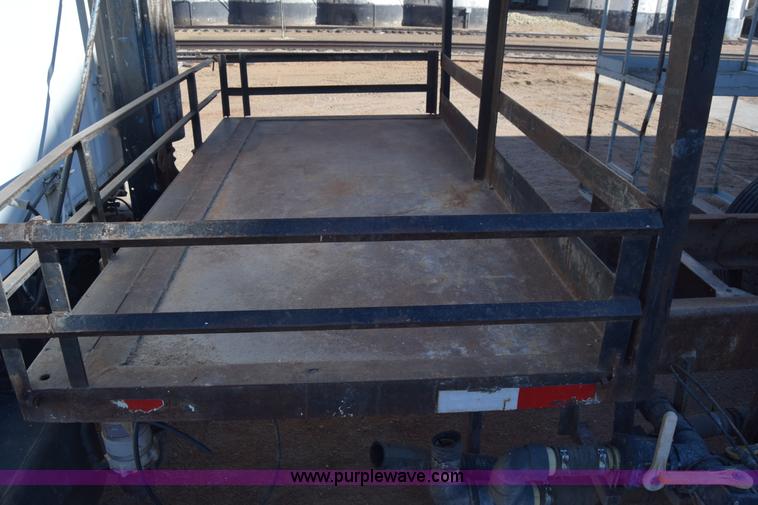 image for item J7088 1992 Ford LA9000 AeroMax 106 truck cab and chassis