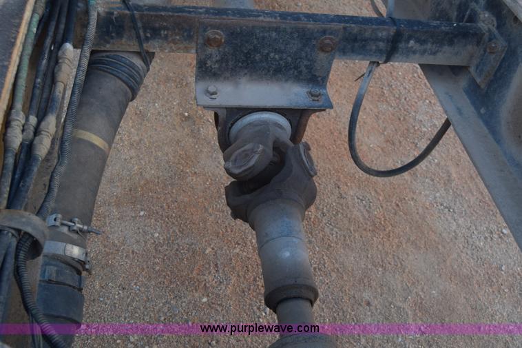 image for item J7088 1992 Ford LA9000 AeroMax 106 truck cab and chassis