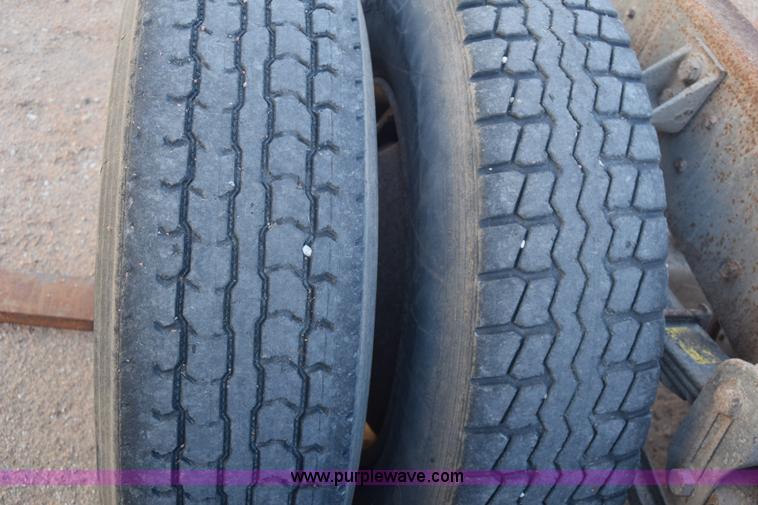 image for item J7088 1992 Ford LA9000 AeroMax 106 truck cab and chassis