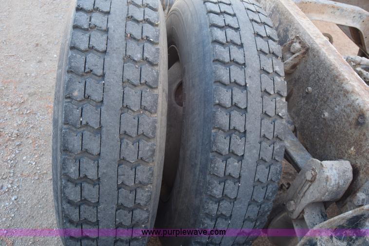 image for item J7088 1992 Ford LA9000 AeroMax 106 truck cab and chassis