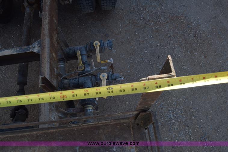 image for item J7088 1992 Ford LA9000 AeroMax 106 truck cab and chassis