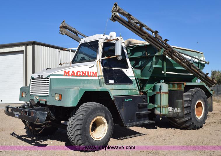 image for item J8495 1992 International 4900 Loral Magnum applicator truck