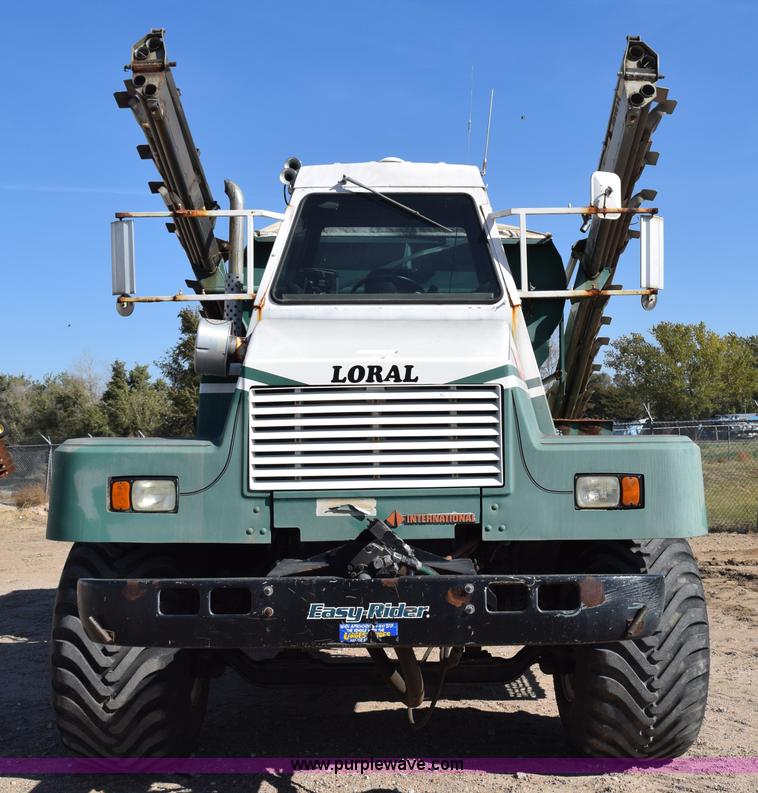image for item J8495 1992 International 4900 Loral Magnum applicator truck