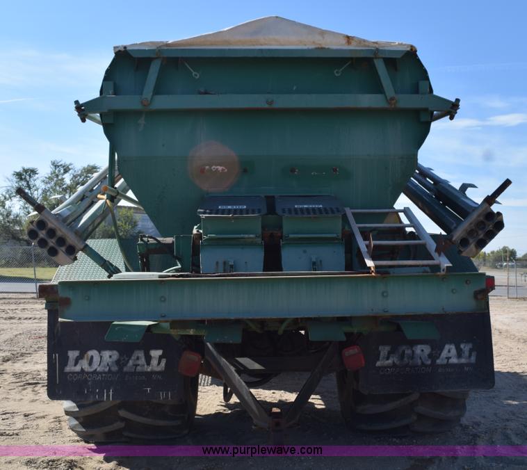 image for item J8495 1992 International 4900 Loral Magnum applicator truck