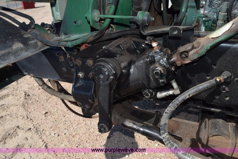 image for item J8495 1992 International 4900 Loral Magnum applicator truck