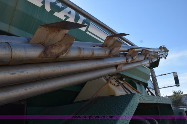 image for item J8495 1992 International 4900 Loral Magnum applicator truck