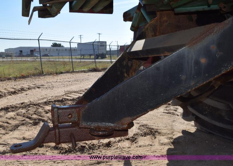 image for item J8495 1992 International 4900 Loral Magnum applicator truck