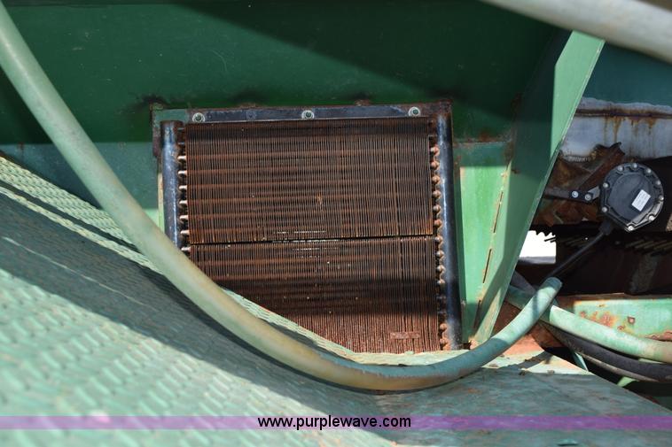 image for item J8495 1992 International 4900 Loral Magnum applicator truck