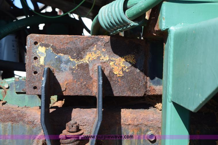 image for item J8495 1992 International 4900 Loral Magnum applicator truck