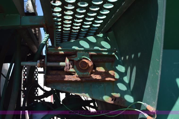 image for item J8495 1992 International 4900 Loral Magnum applicator truck