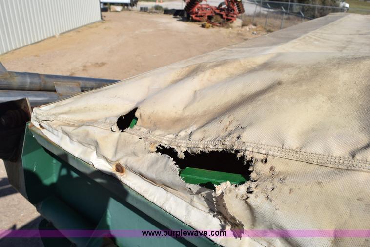 image for item J8495 1992 International 4900 Loral Magnum applicator truck