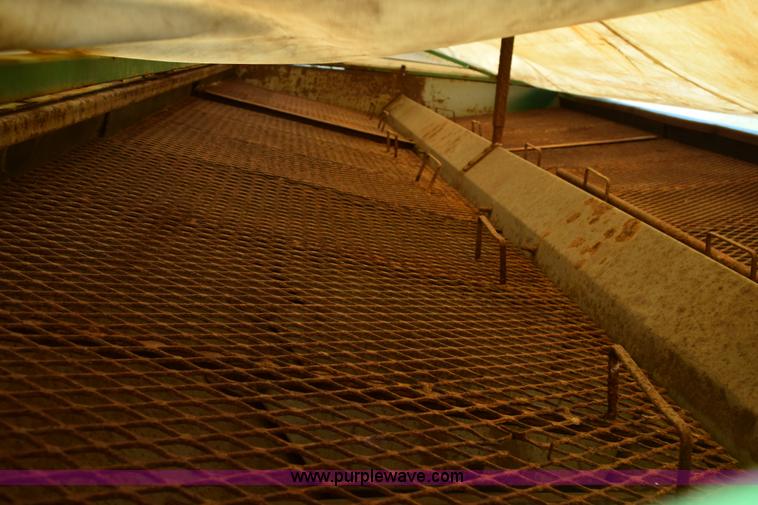 image for item J8495 1992 International 4900 Loral Magnum applicator truck