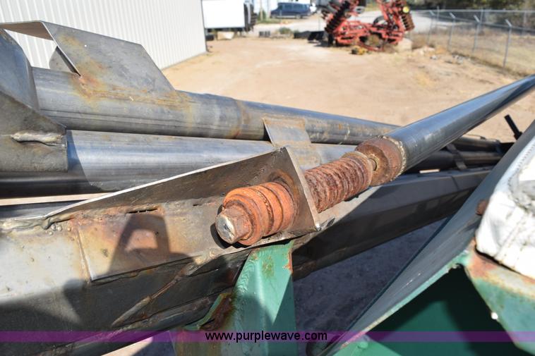 image for item J8495 1992 International 4900 Loral Magnum applicator truck