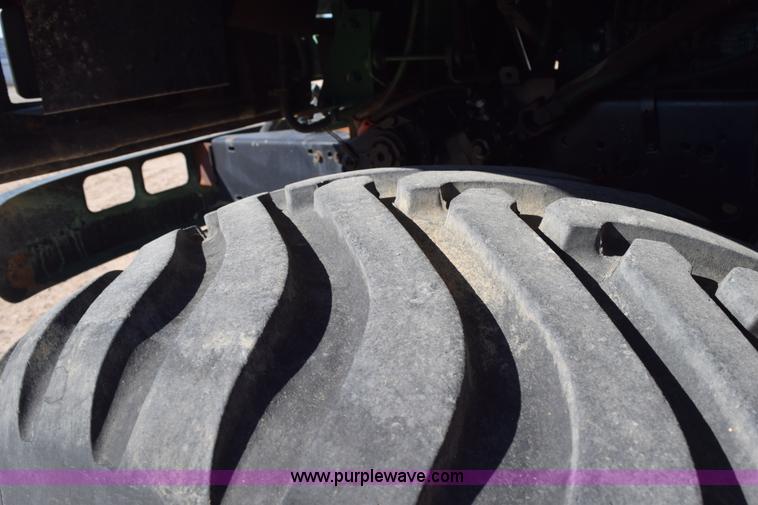 image for item J8495 1992 International 4900 Loral Magnum applicator truck