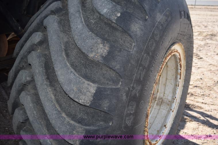 image for item J8495 1992 International 4900 Loral Magnum applicator truck