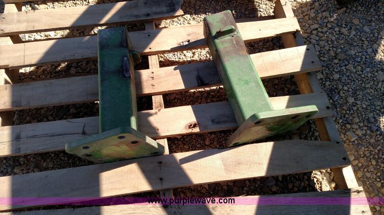 image for item K1225 John Deere 460 loader