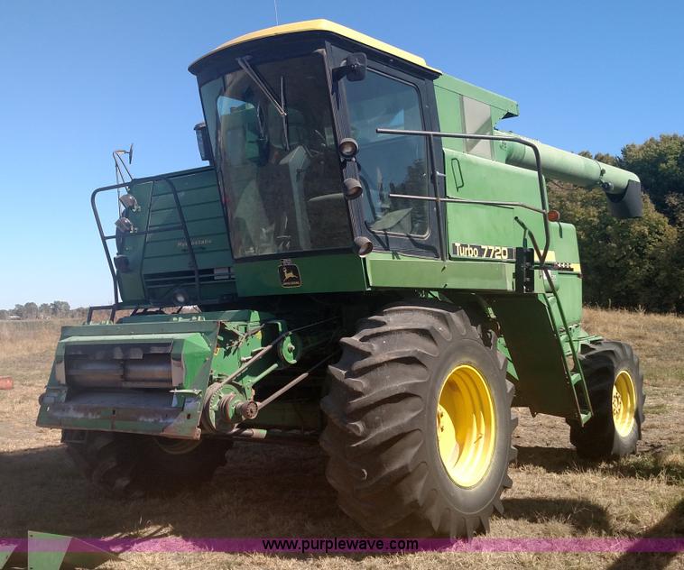 image for item K1230 1983 John Deere 7720 Turbo RWA combine