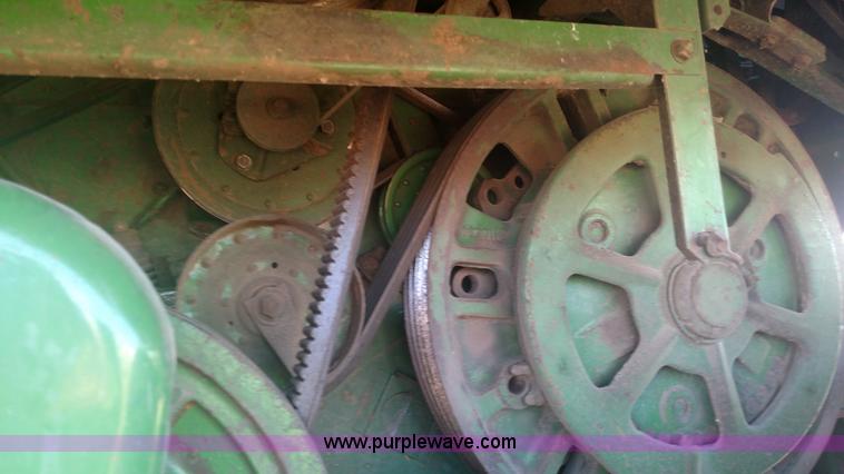 image for item K1230 1983 John Deere 7720 Turbo RWA combine