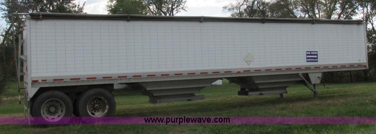 image for item K2222 1995 Wilson DWH400 double hopper bottom grain trailer