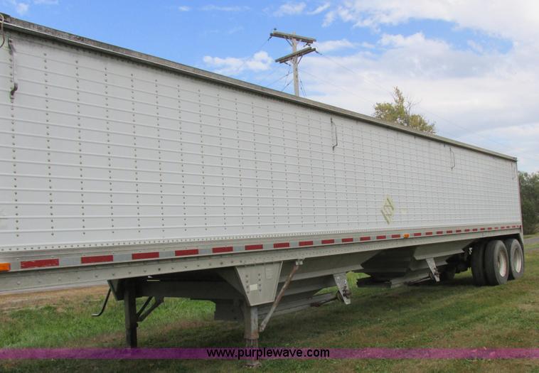 image for item K2222 1995 Wilson DWH400 double hopper bottom grain trailer
