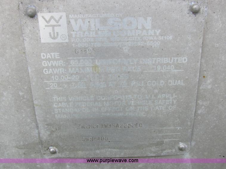 image for item K2222 1995 Wilson DWH400 double hopper bottom grain trailer
