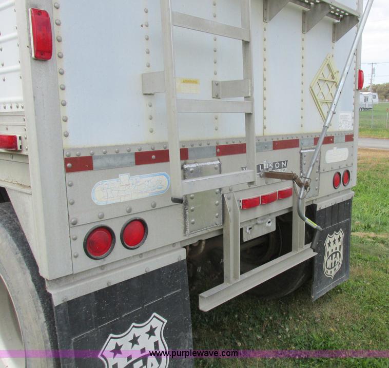 image for item K2222 1995 Wilson DWH400 double hopper bottom grain trailer