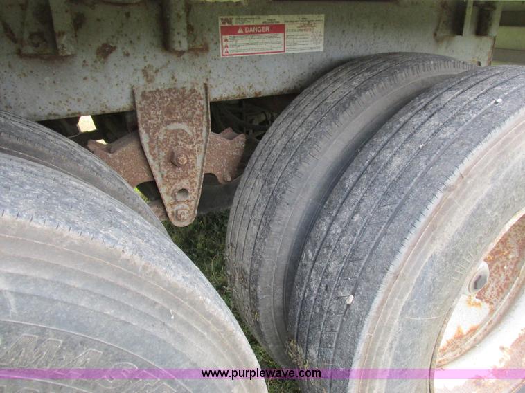 image for item K2222 1995 Wilson DWH400 double hopper bottom grain trailer