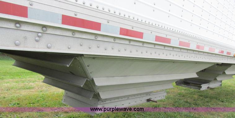 image for item K2222 1995 Wilson DWH400 double hopper bottom grain trailer
