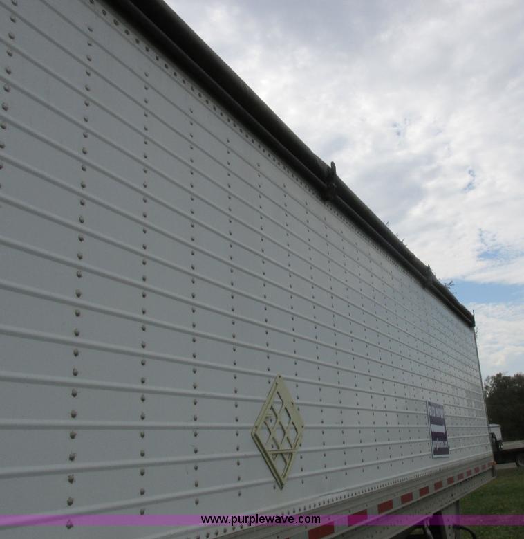 image for item K2222 1995 Wilson DWH400 double hopper bottom grain trailer