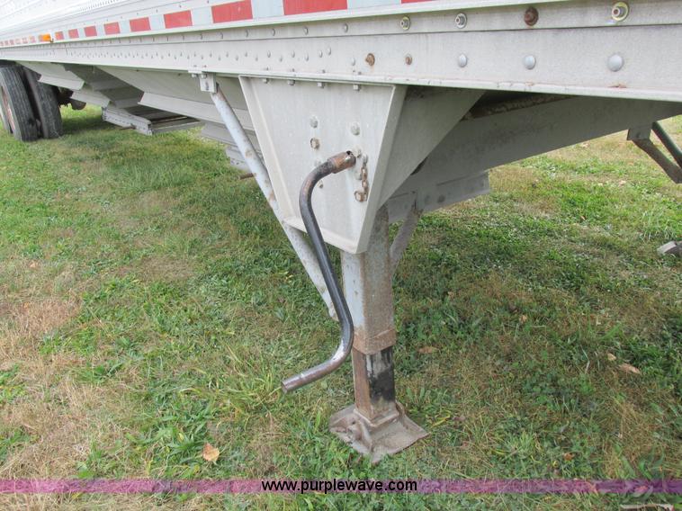 image for item K2222 1995 Wilson DWH400 double hopper bottom grain trailer