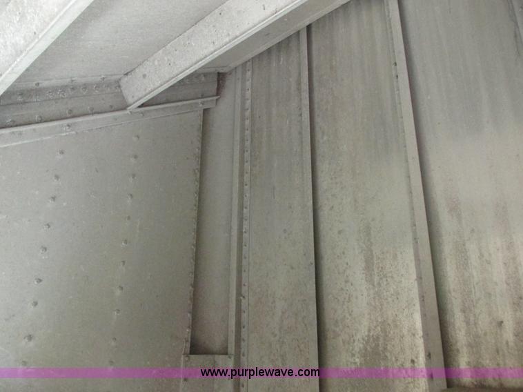 image for item K2222 1995 Wilson DWH400 double hopper bottom grain trailer