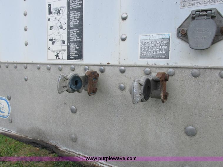 image for item K2222 1995 Wilson DWH400 double hopper bottom grain trailer