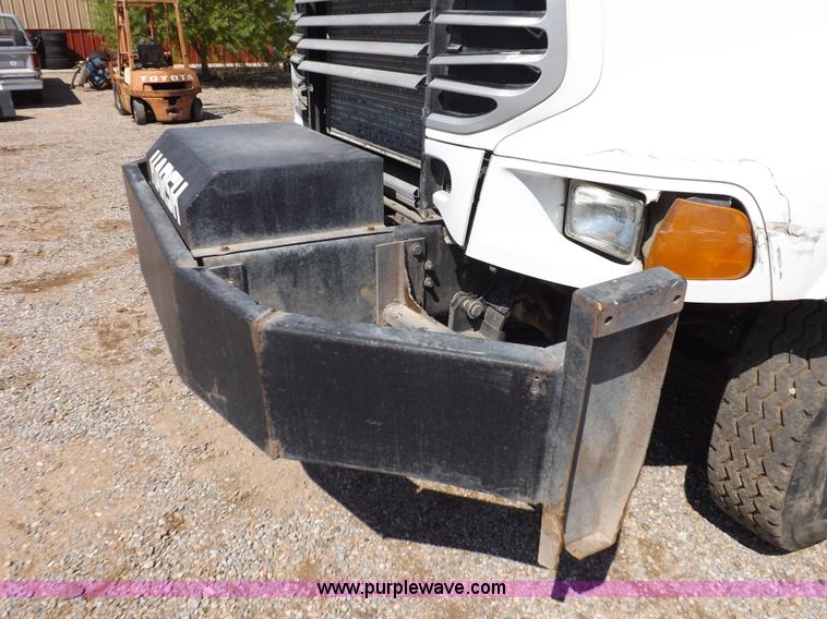 image for item K3879 2005 Sterling LT8500 feed truck