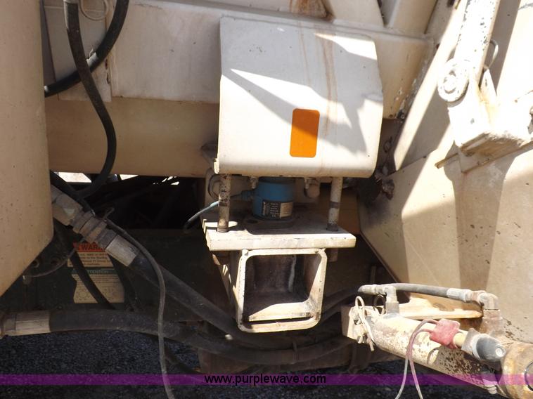 image for item K3879 2005 Sterling LT8500 feed truck