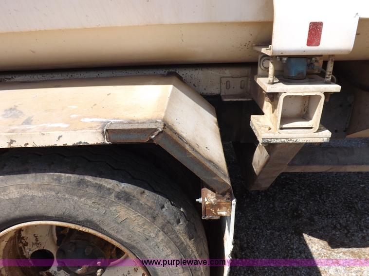 image for item K3879 2005 Sterling LT8500 feed truck