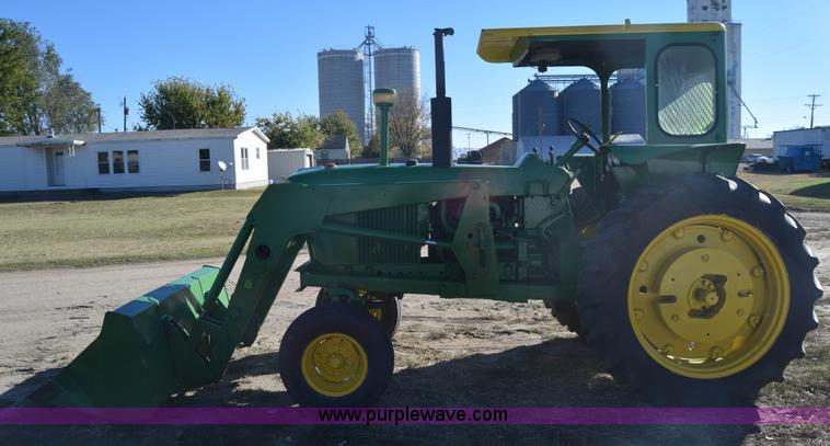 image for item K4787 John Deere 3010 tractor