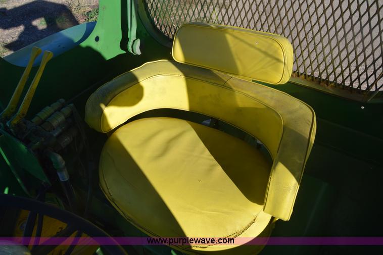 image for item K4787 John Deere 3010 tractor