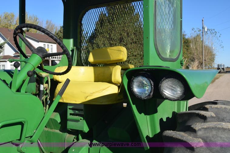 image for item K4787 John Deere 3010 tractor